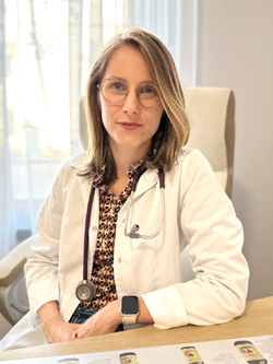 Dr. Adelina Bolda